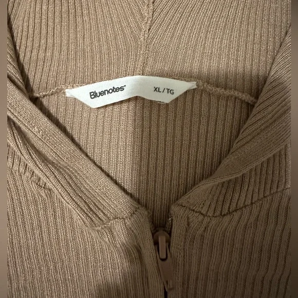 Zip up sweater - Picture 2 of 2